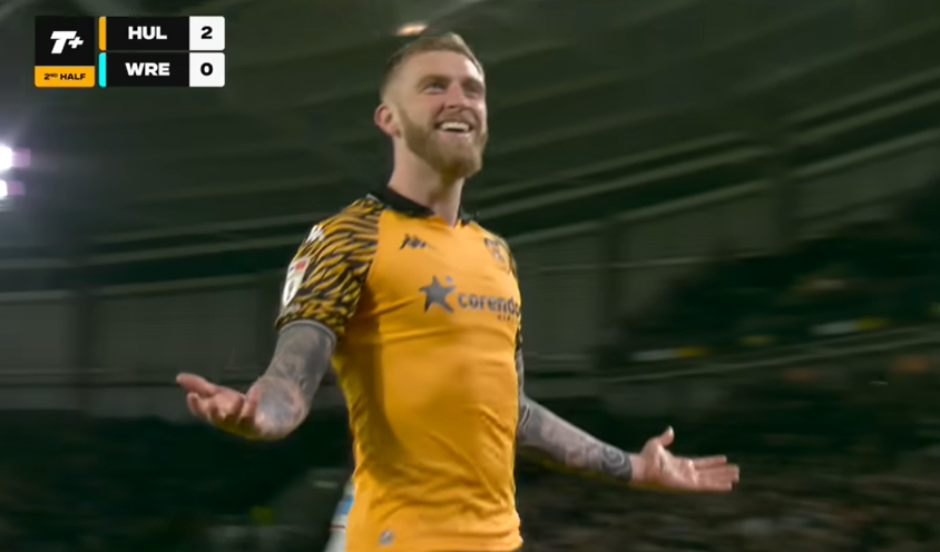 Mcburnie vuelve por Navidad: 3 goles en 136 minutos