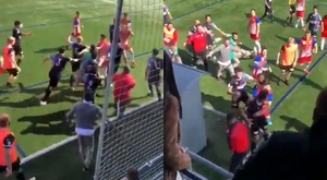 Se liaron a puñetazos a diez minutos del final del partido