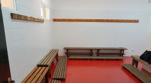 Sanción por dejar sucios los vestuarios