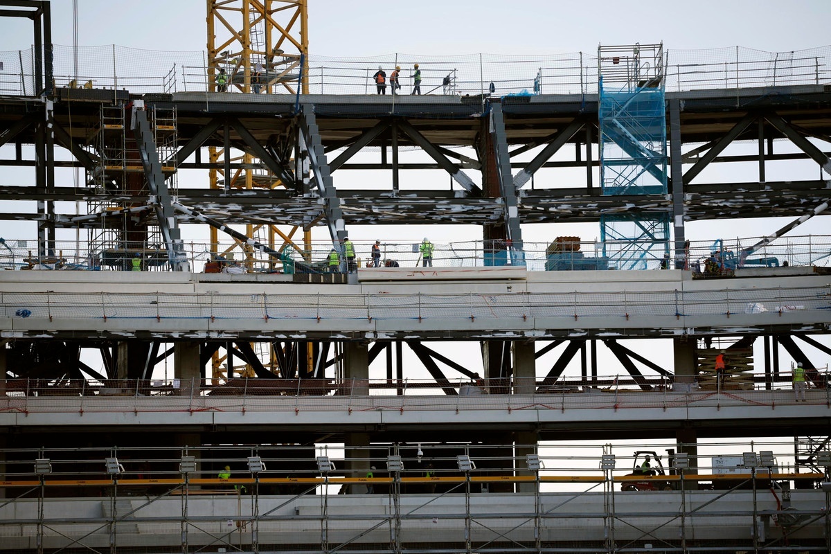 Tensión en el Camp Nou por el despido y la posible expulsión de 50 trabajadores