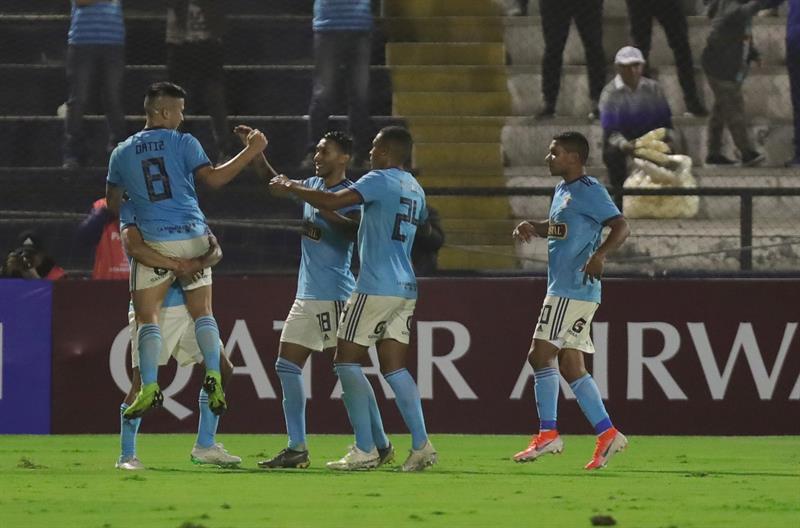 Percy Liza le pone la corona a Sporting Cristal