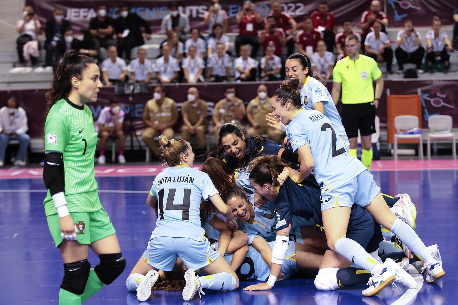España levanta su segunda Eurocopa al imponerse a Portugal