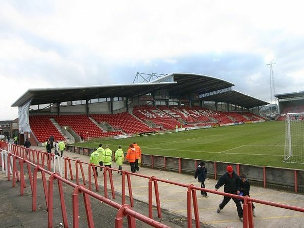 Racecourse Ground