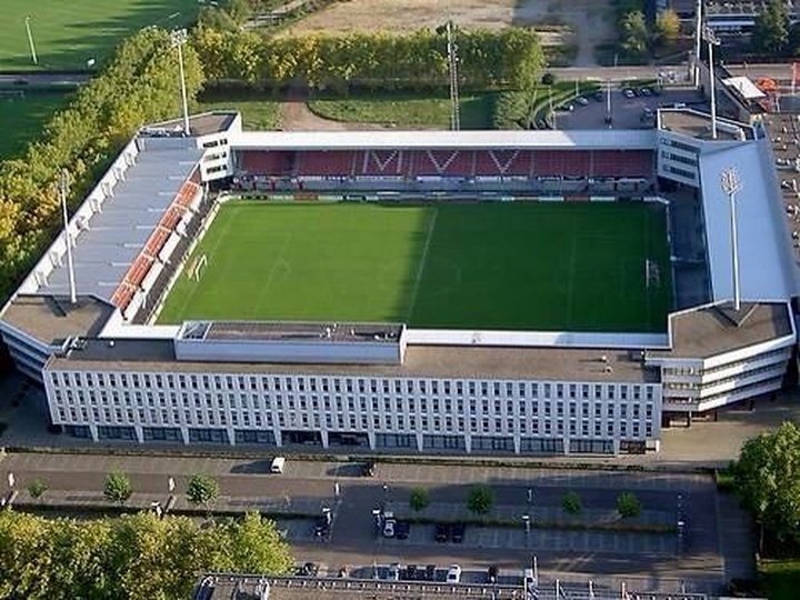 Stadion De Geusselt