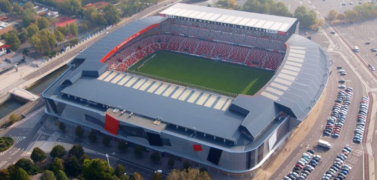 Estadio Estadio El Molinón-Enrique Castro Quini