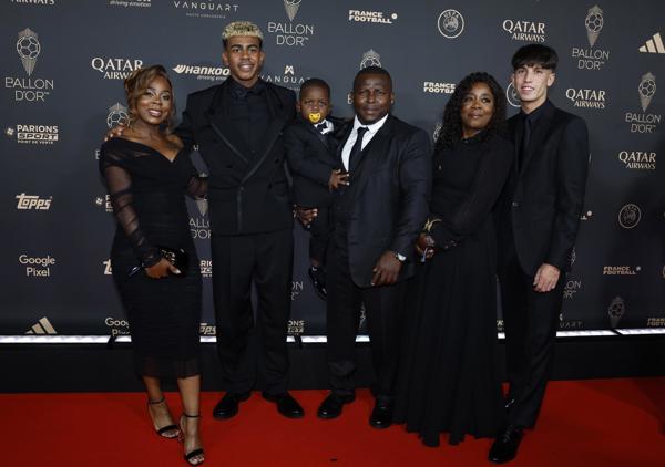 Lamine Yamal viajó a Londres para el Balón de Oro después del 'Clásico'