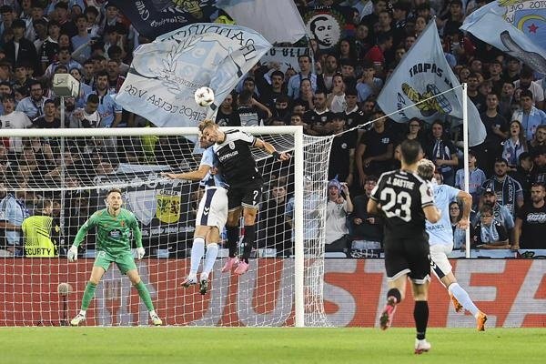 Razvan Lucescu e Christos Zafeiris hanno incontrato i media alla vigilia di PAOK-Celta di Europa League. Né il tecnico né il giocatore della squadra ellenica hanno mostrato preoccupazione per le assenze in vista dell'andata. Entrambi hanno concordato nel voler dare "il 150%" davanti ai propri tifosi al Toumba Stadium.
