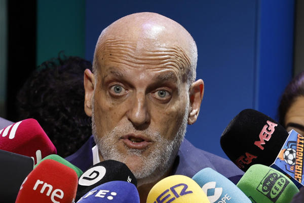 Tebas condena los pitos al himno y promete medidas para que no vuelva a ocurrir