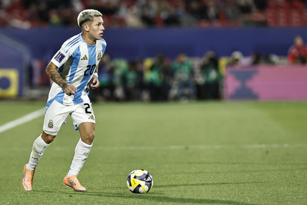 Messi encabeza la lista de Argentina con Prestianni y sin Mastantuono