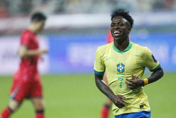 Vinícius Júnior explica polêmica pessoal antes da convocação