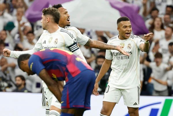 Madrid y Barça encabezan la lista 'Forbes' de los clubes más valiosos del mundo