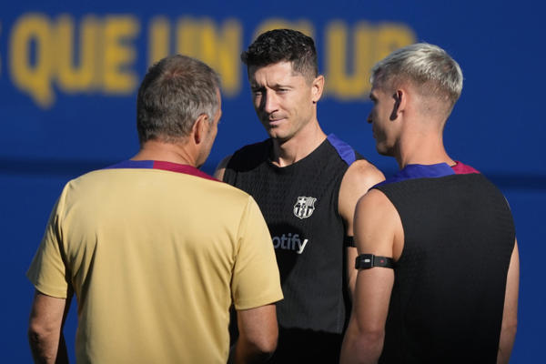Zahavi à Barcelone pour discuter des cas Flick et Lewandowski