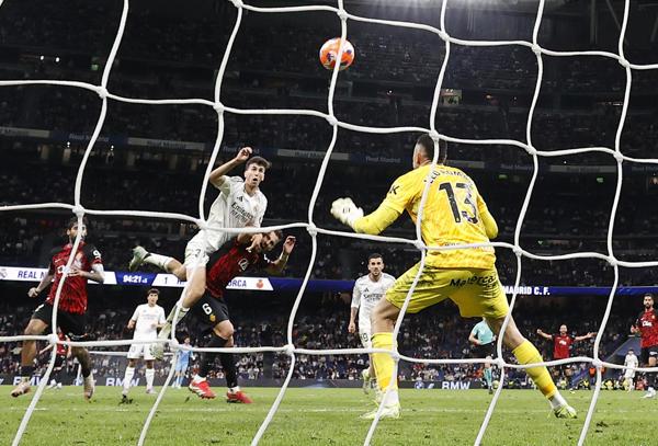 Arsenal step up pursuit of Real Madrid starlet and Como sensation Jacobo Ramon