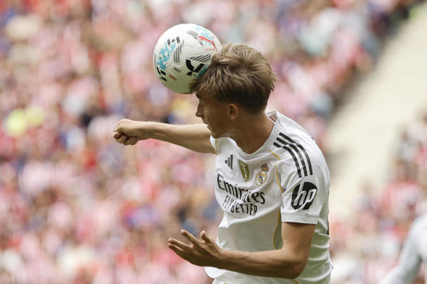 Accusé de racisme, le jeune espoir du Real Madrid Dean Huijsen présente ses excuses aux fans chinois