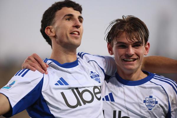 Arsenal e Manchester United seguem Jacobo Ramón, central do Como