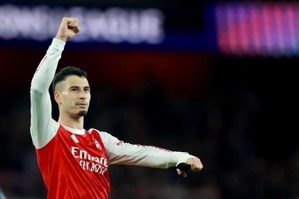 Le PSG explore ses options offensives et cible Gabriel Martinelli. EFE