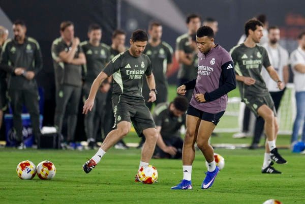 Mbappé forzó en la Supercopa para intentar salvar a Xabi