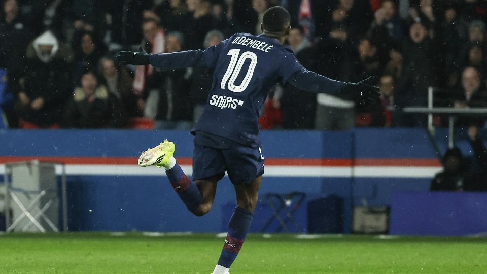 Dembélé le mete presión al Lens