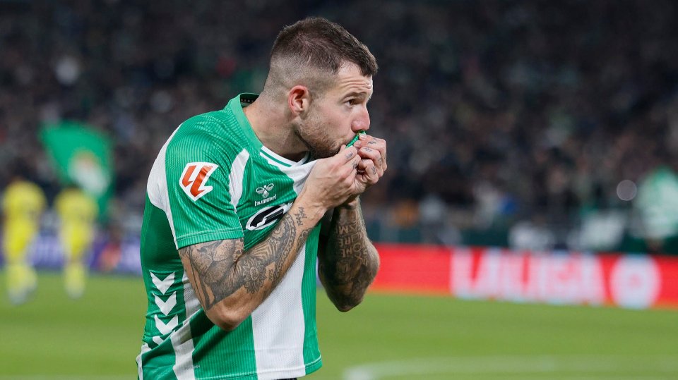 El Betis abre el vino de las grandes noches