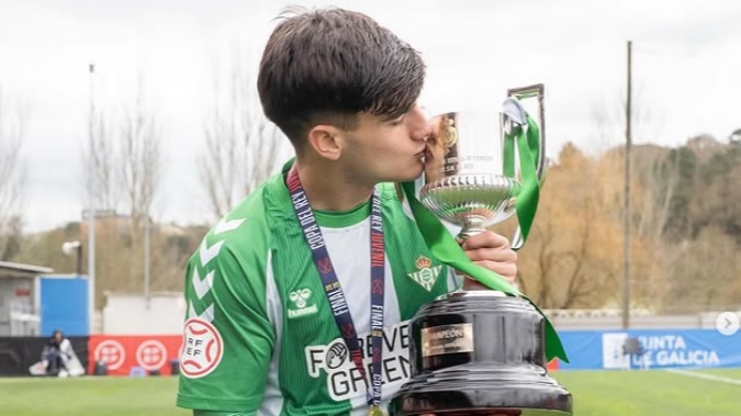 Hijo de torero, joya del Betis e irrupción en el Europeo Sub 19