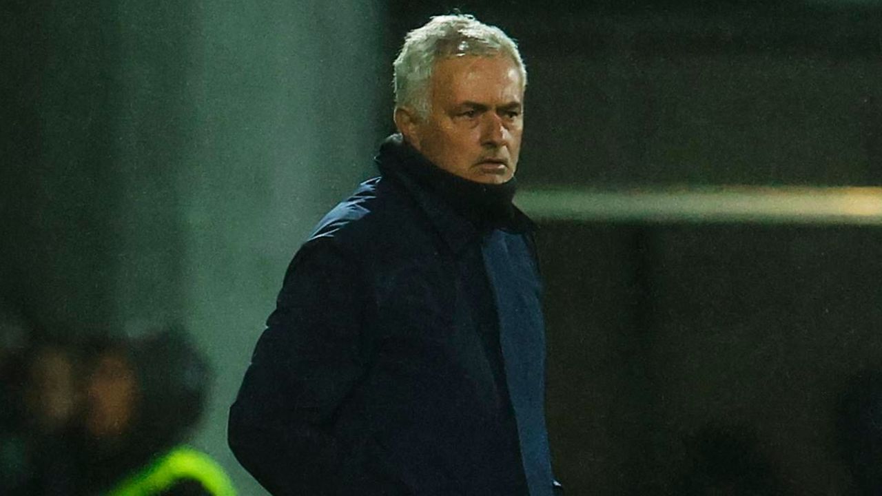 Mourinho inicia nova era no Real Madrid com regresso antecipado dos mundialistas