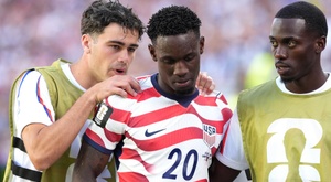 La FIFA deja la roja a Balogun en condicional y podrá jugar en octavos