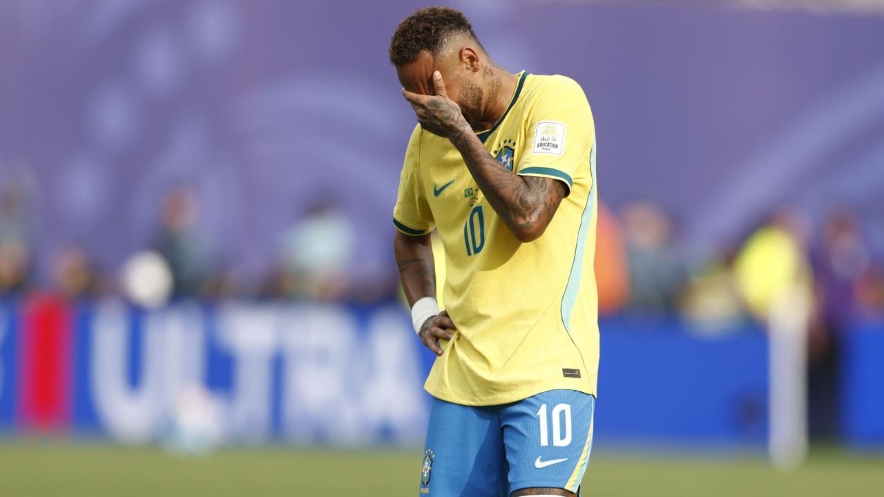 Adiós a Brasil... ¿y al fútbol? Neymar se plantea la retirada