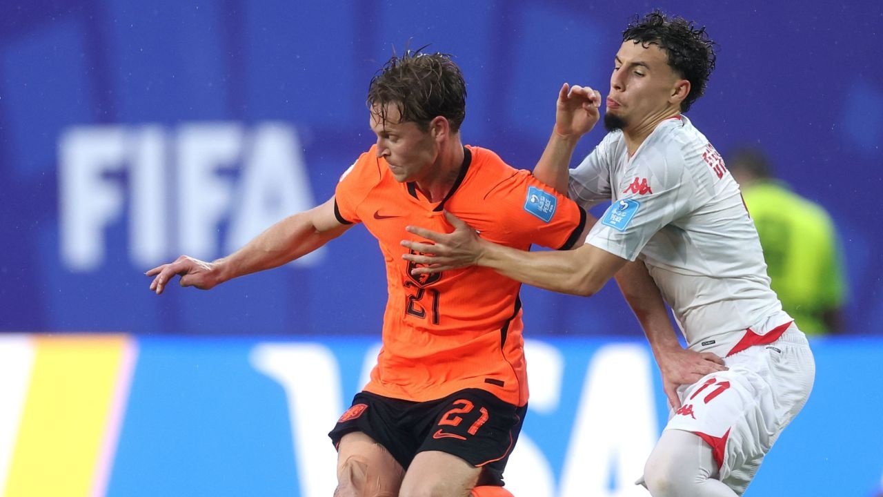 Barcelone confirme la grave blessure de De Jong