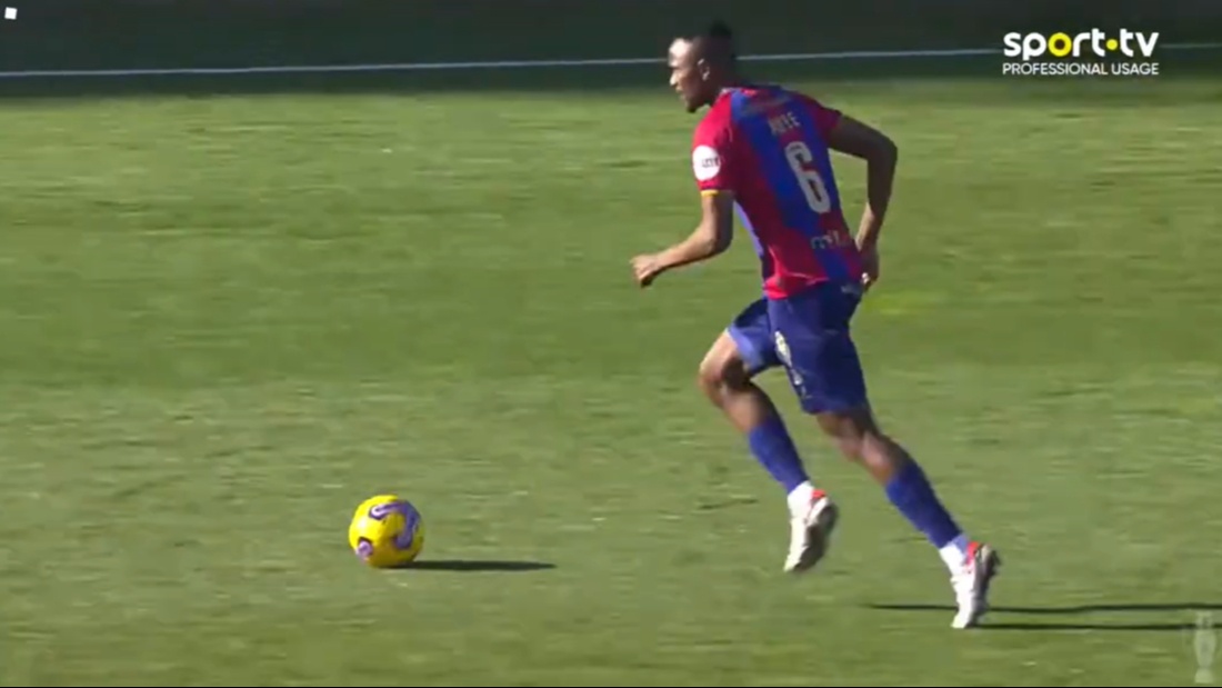 El Cafú sudafricano que maduró con Raphinha y puede jugar Europa estando en Segunda