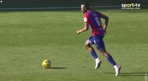 El Cafú sudafricano que maduró con Raphinha y puede jugar Europa estando en Segunda