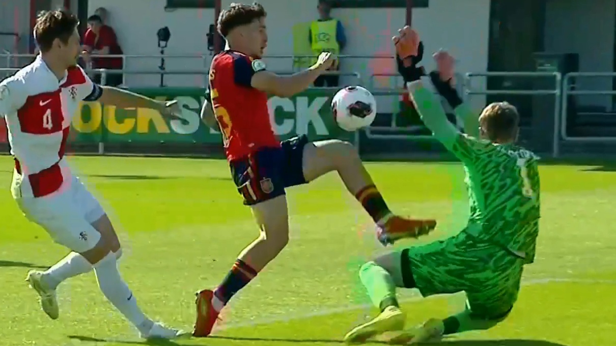 Croacia tampoco puede sacar del camino a España