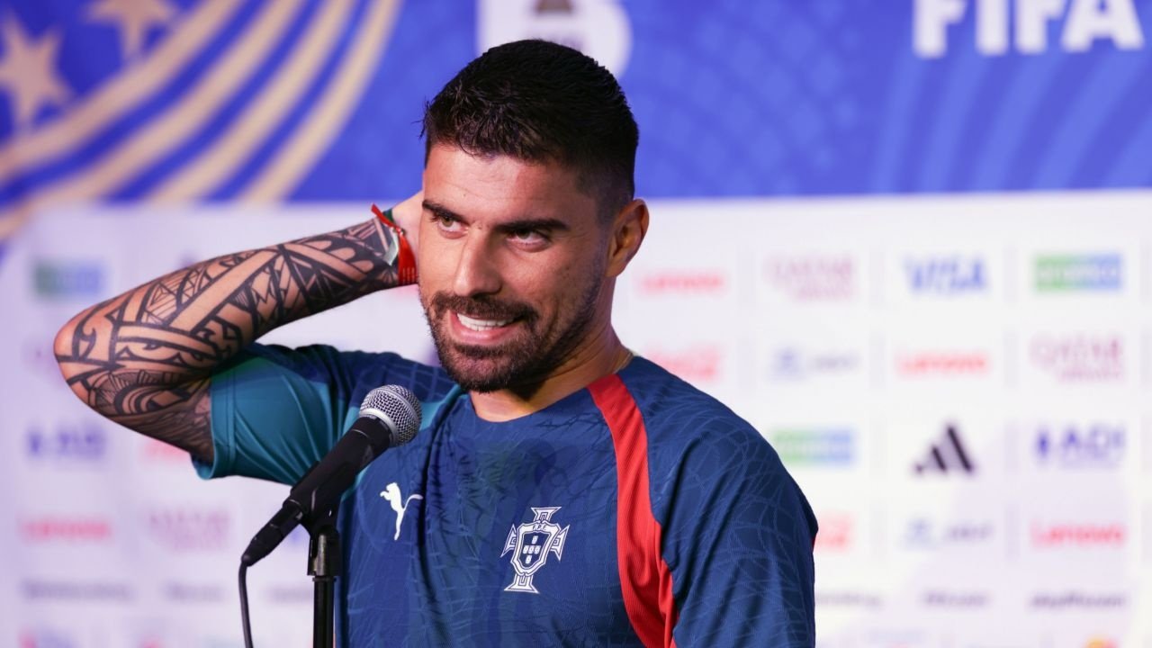 O Al-Hilal divulgou um comunicado condenando os cânticos de torcedores do Al-Taawoun que usaram o nome de Diogo Jota para provocar Rúben Neves.