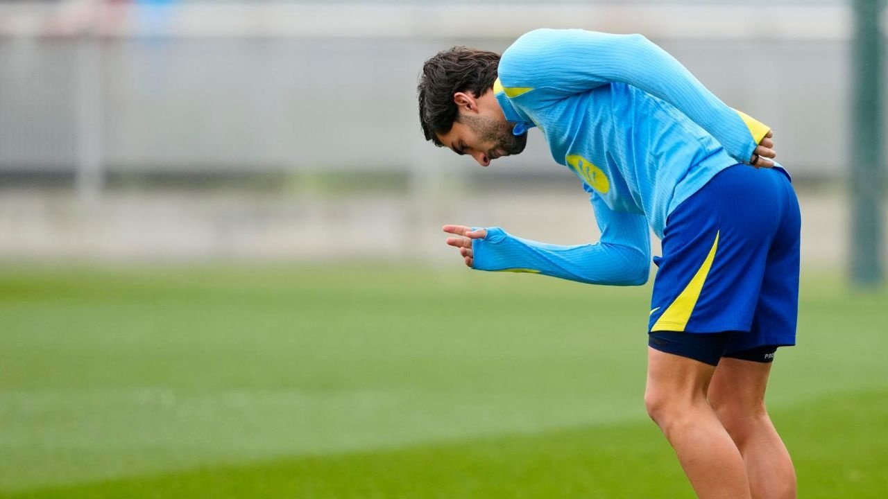 Barca stars return en masse, but Ferran stays away