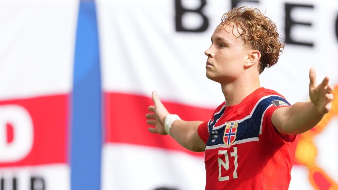 Premier League interest looms over Schjelderup's Benfica future