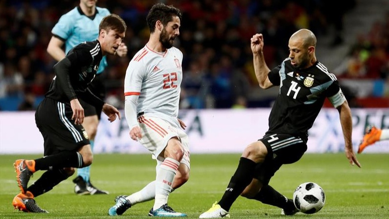 España y Argentina, 6-6 y 19-18