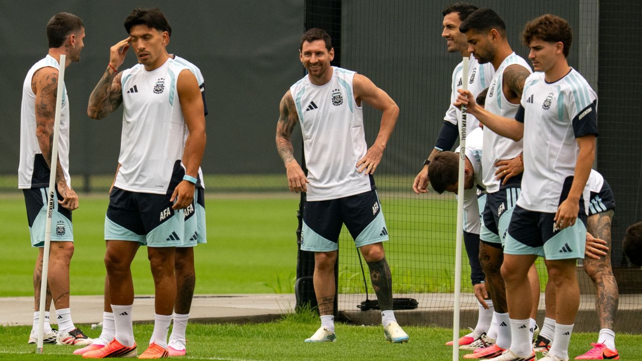 Argentina sorteó a la lluvia y se ejercitó antes de la final