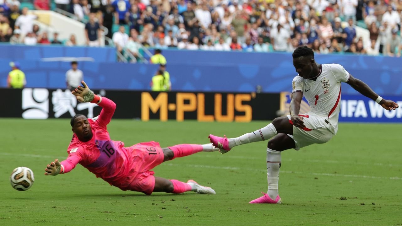 England outgun France in 10-goal thriller to secure World Cup bronze