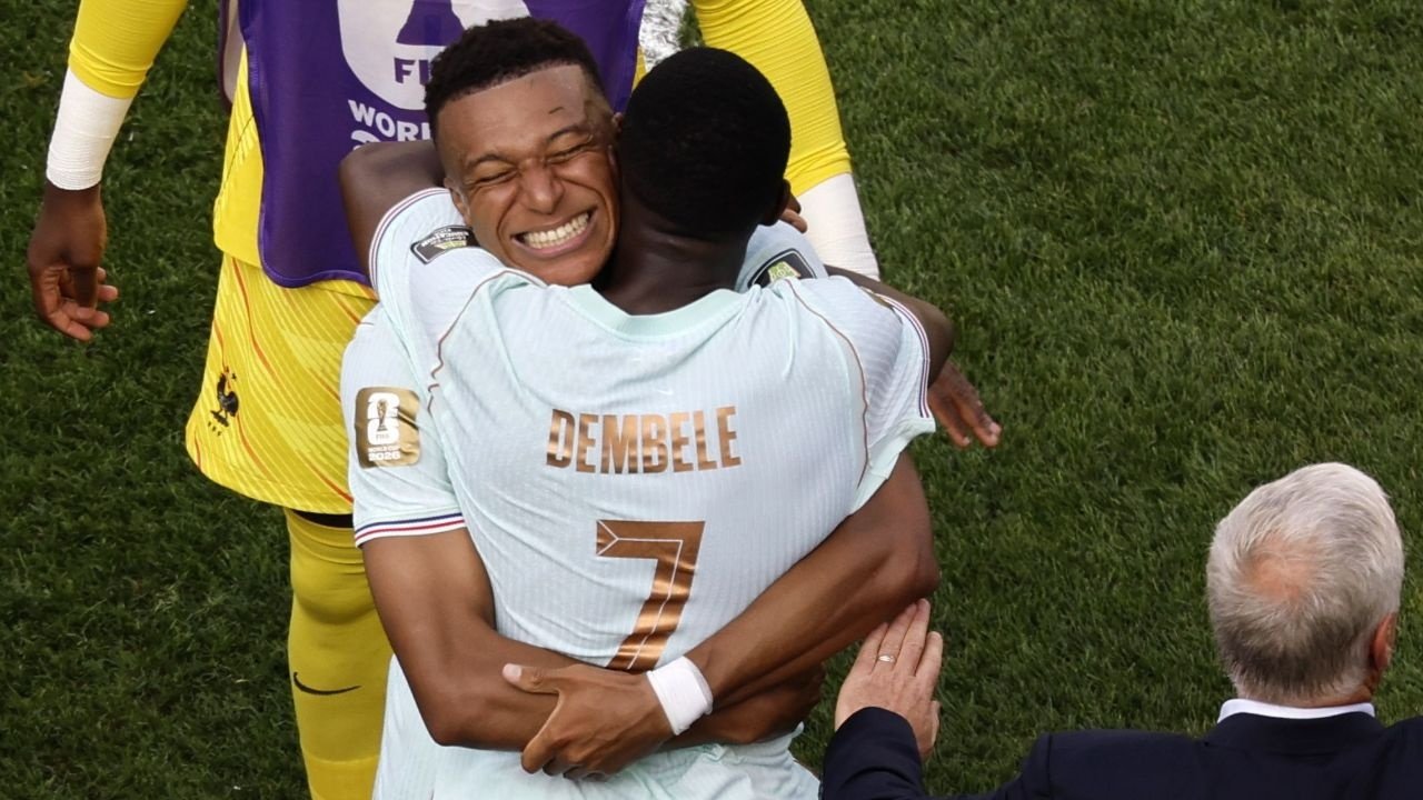 Bola de Ouro: Mbappé resolve mal-entendido com Dembélé