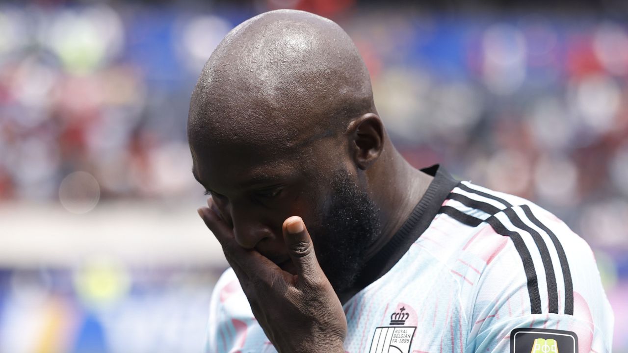 Lukaku rompe con il Napoli: salta il ritiro e aspetta la cessione