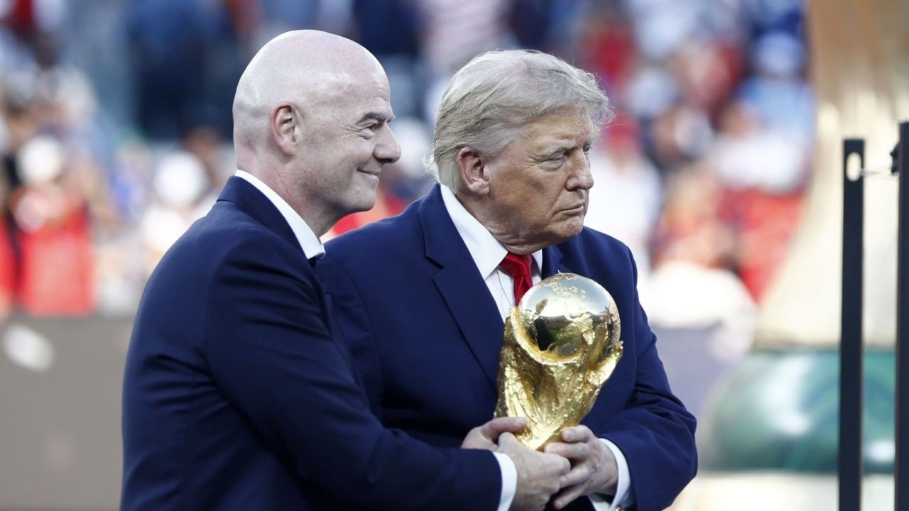 La FIFA acusa de 