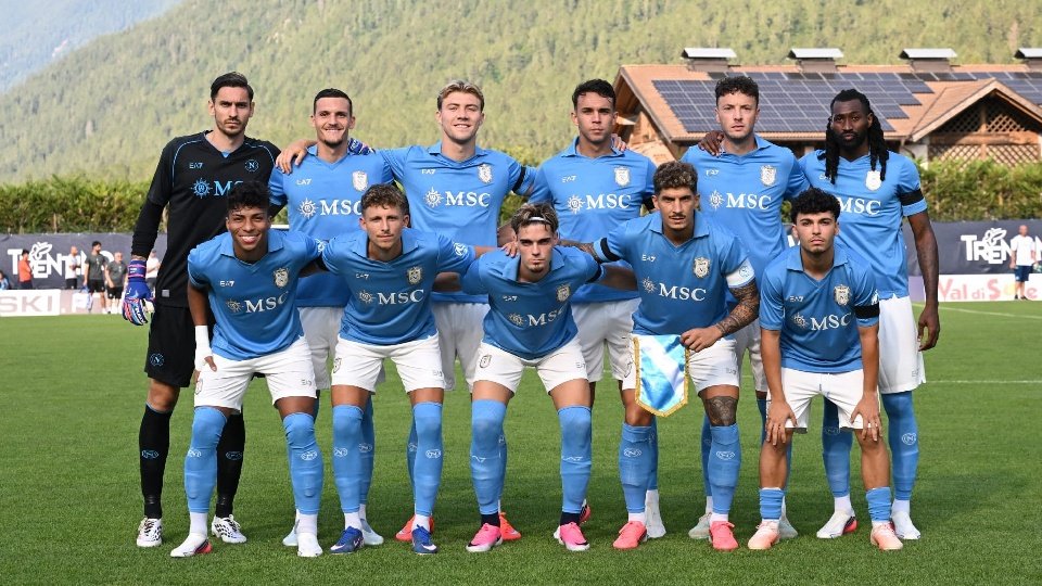Por segundo año consecutivo, y justo 365 días después de la victoria del pasado verano, el Arezzo venció al Nápoles. El equipo de la Serie C se impuso por 1-3 este 22 de julio de 2026, mientras que, el mismo día de 2025, lo hizo por 0-2.