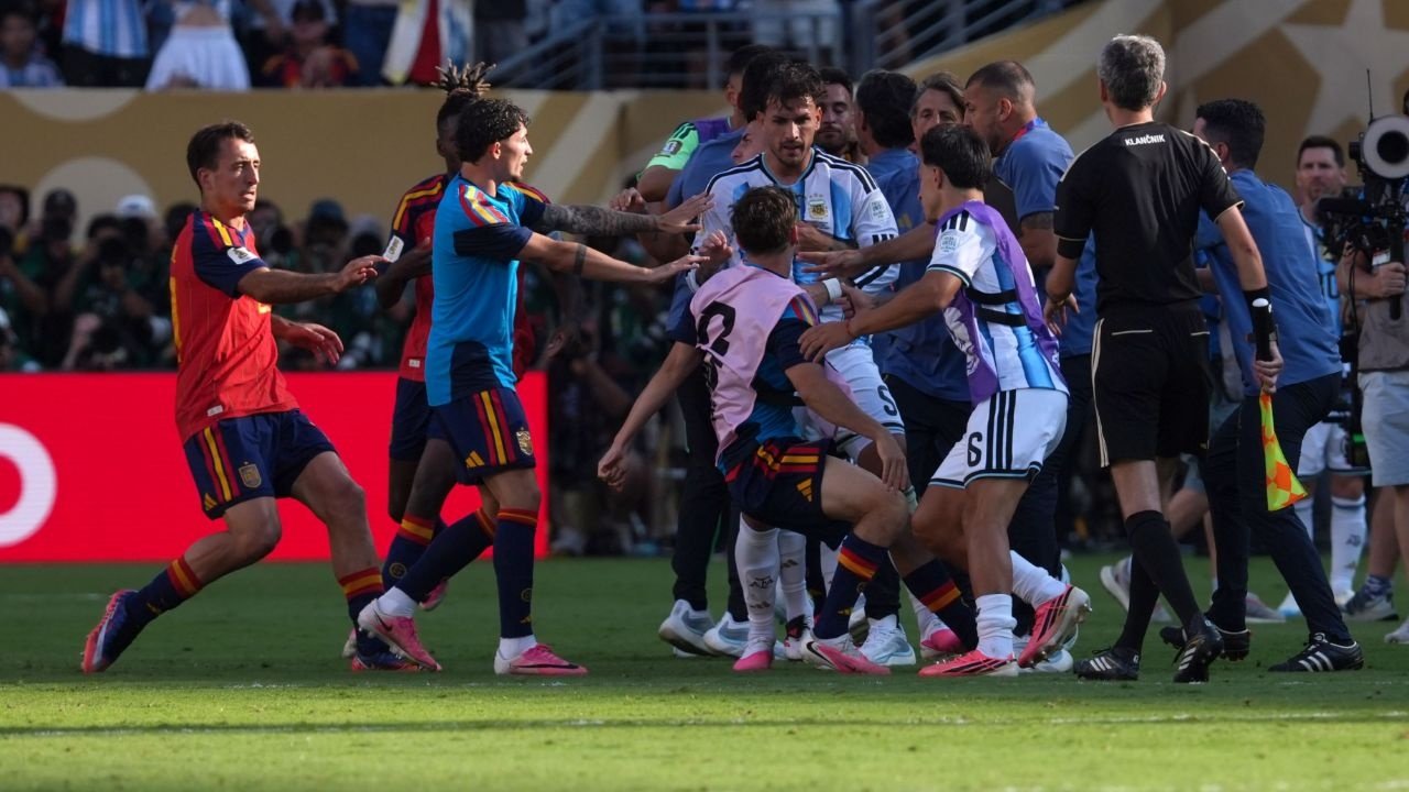 Paredes se quejó de las sanciones de la FIFA. EFE/Ángel Colmenares