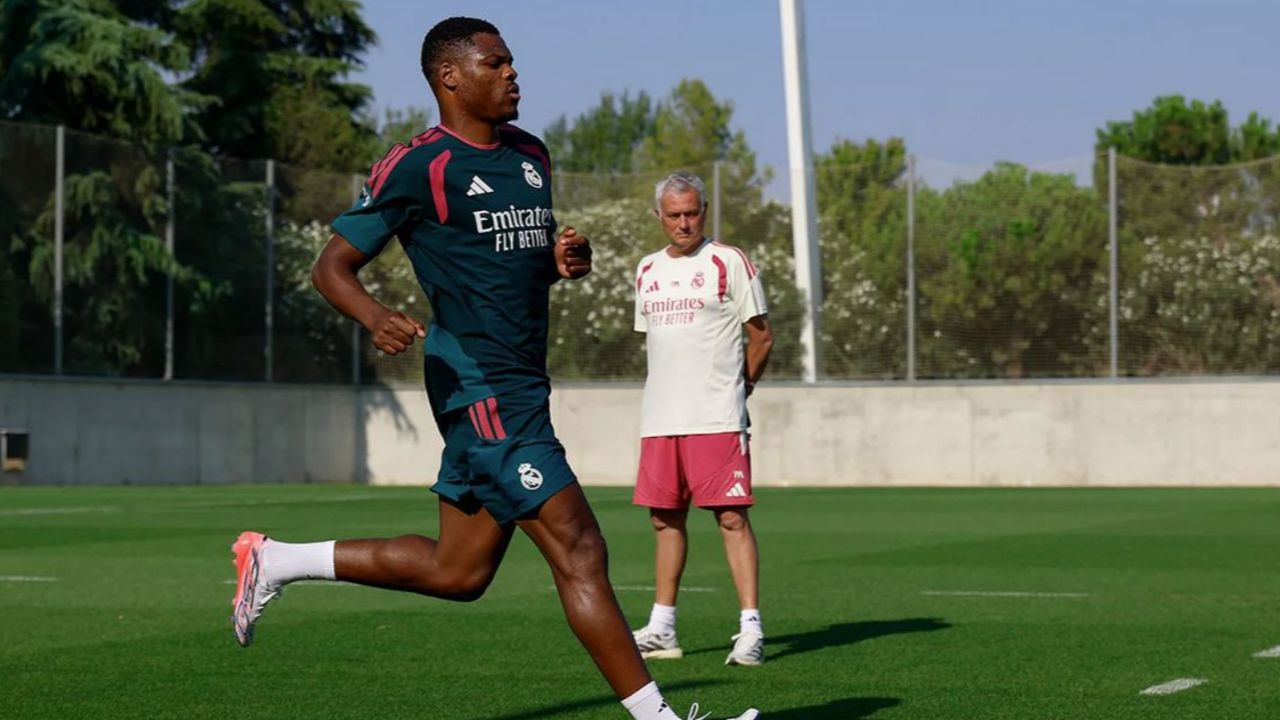 Privé de Diomande, Mourinho mise sur la polyvalence de Dumfries