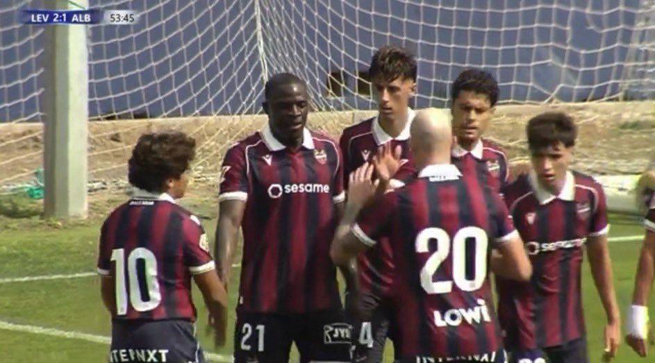 El Levante remonta ante el Albacete para arrancar bien agosto