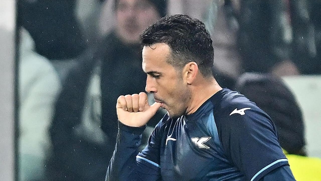 Pedro Rodriguez announces retirement from football