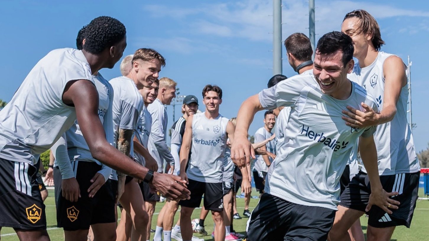 El mexicano Hirving Lozano se marcha cedido a Los Angeles Galaxy procedente del San Diego FC. El atacante afronta una nueva etapa hasta finales de año. Hay opción de compra.