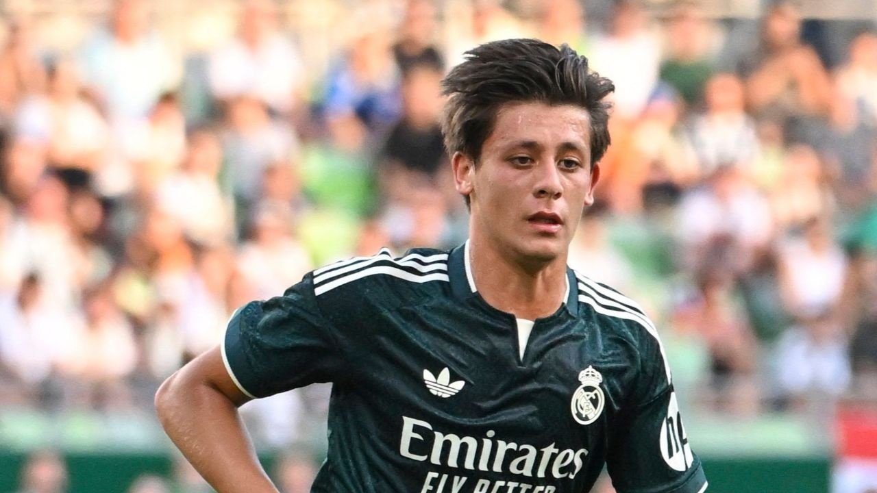 O jovem meio-campista turco se destacou na pré-temporada merengue e se posiciona para ser titular na estreia do campeonato espanhol contra o Espanyol.
