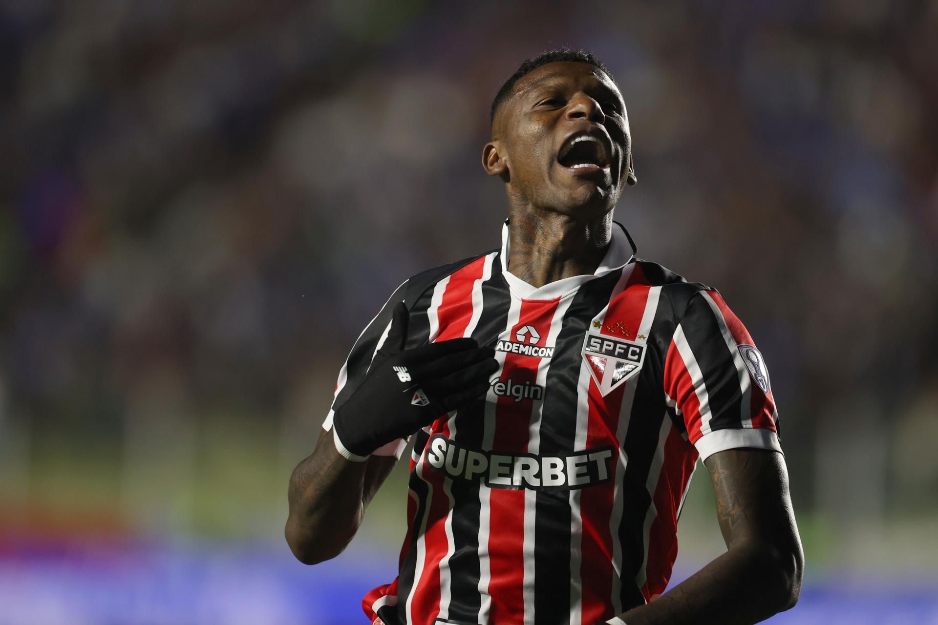 'Tricolor' sai na frente, mas bolivianos buscam igualdade na etapa final, levando resultado positivo de La Paz para o Morumbis.