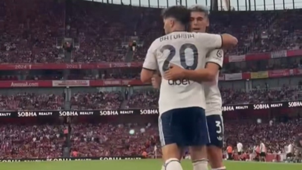 Cesc Fàbregas dá trabalho para Arteta em reencontro no Emirates