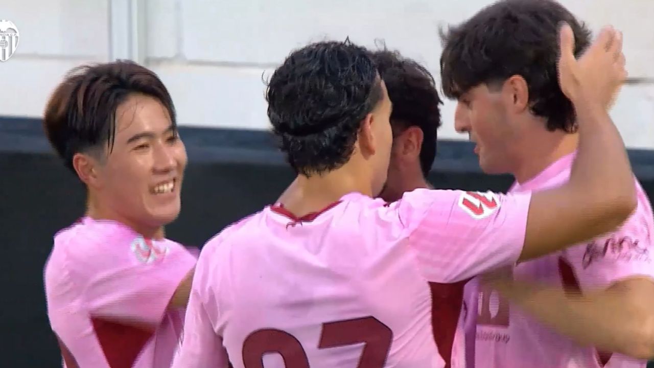Hércules 0-2 Valencia: Javi Guerra y Sato dan buenas noticias